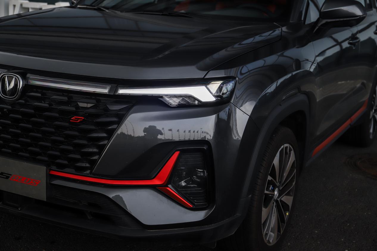 10万块买一台动力越级小型suv?试驾长安cs35 plus蓝鲸版