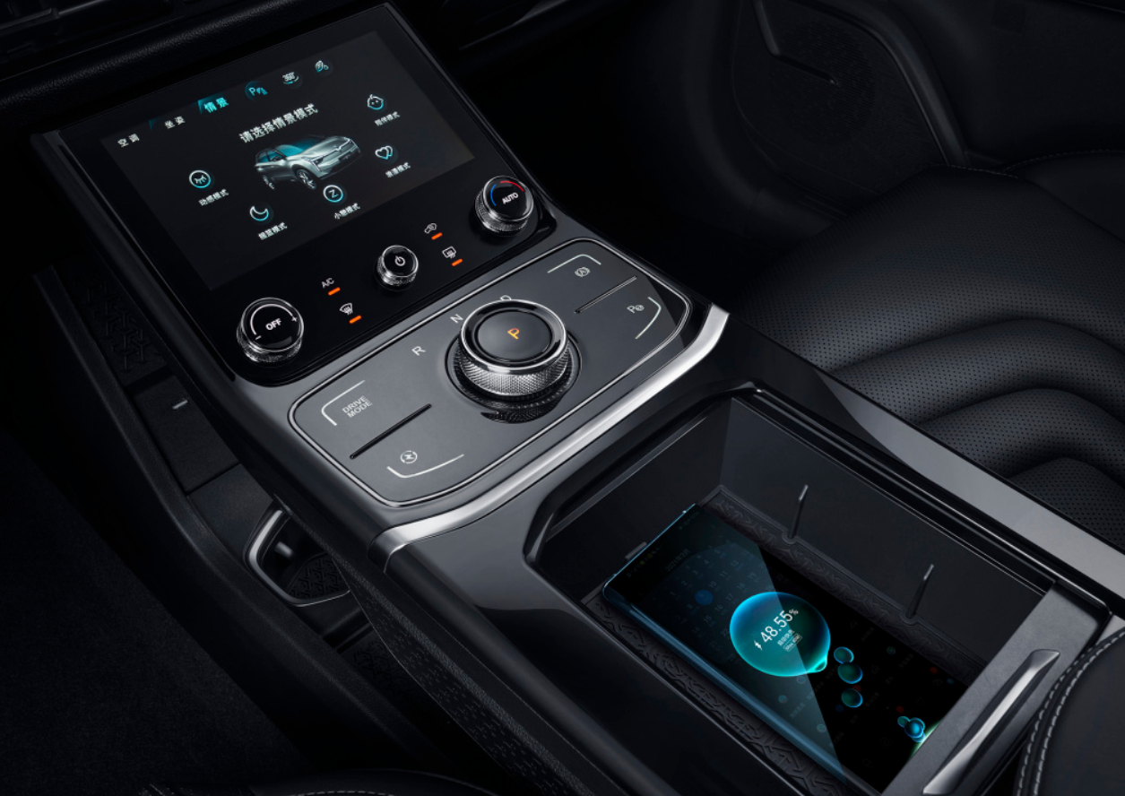 998万起售2021款哪吒upro内饰能得几分