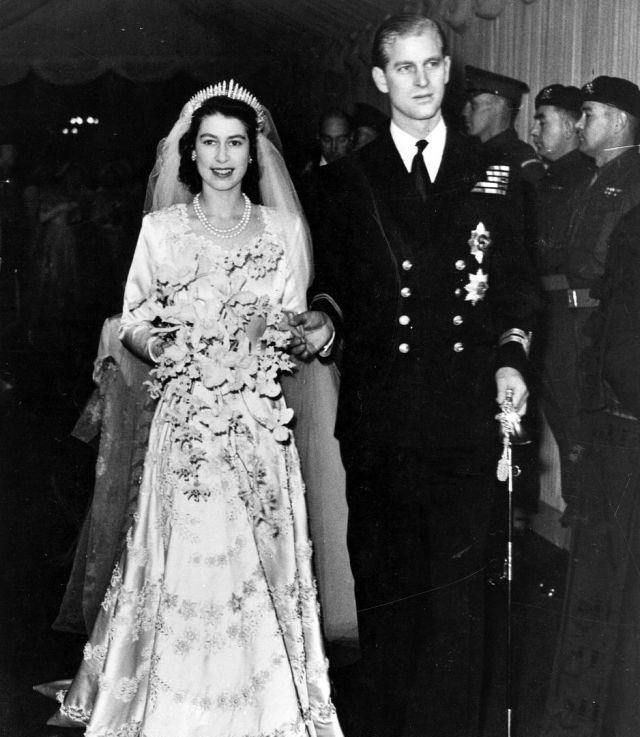 菲利普亲王一生30有多位情人英女王忍耐半生晚年她用3招报复