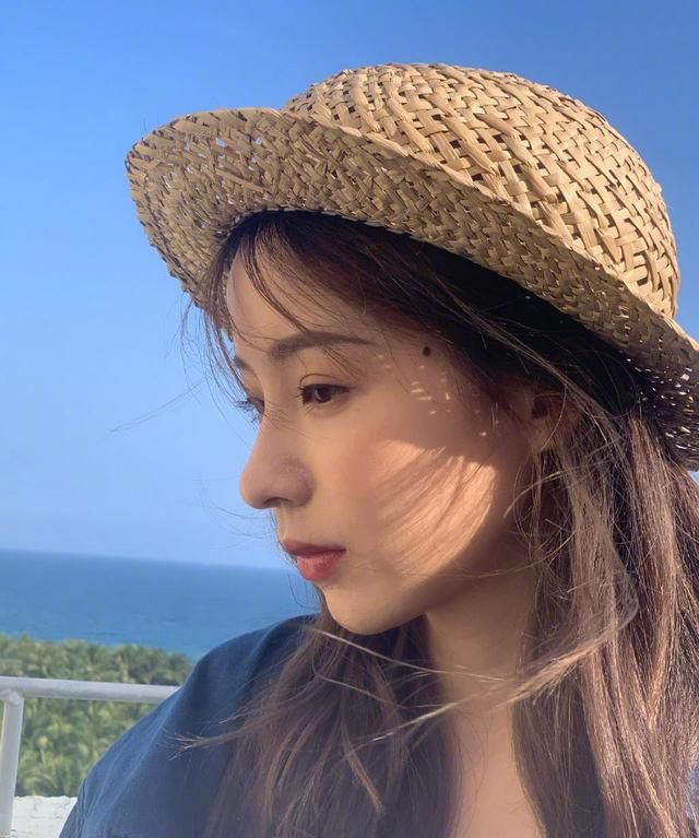 值得一提的是就在前段时间,小象公会的ceo窦雨潇还提到想把周二珂带