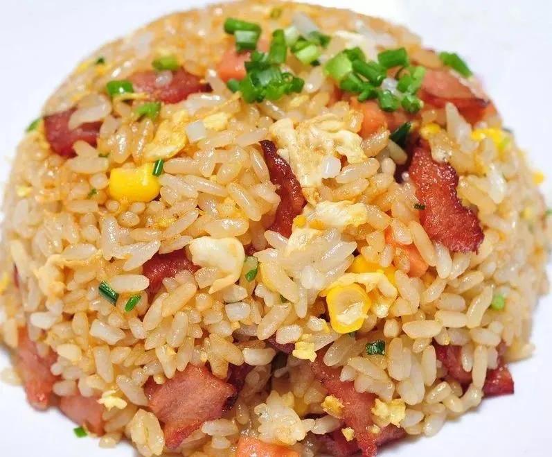 培根鸡蛋炒饭,颗颗分明,色泽鲜亮,美味爽口