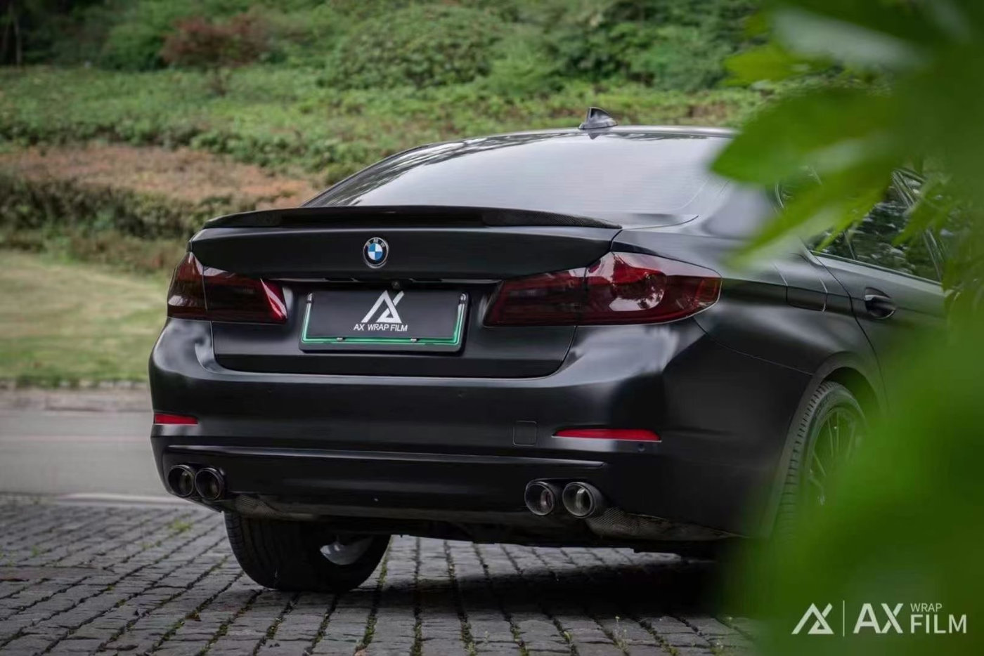 宝马5系改色陶瓷黑仿佛穿越千年的美