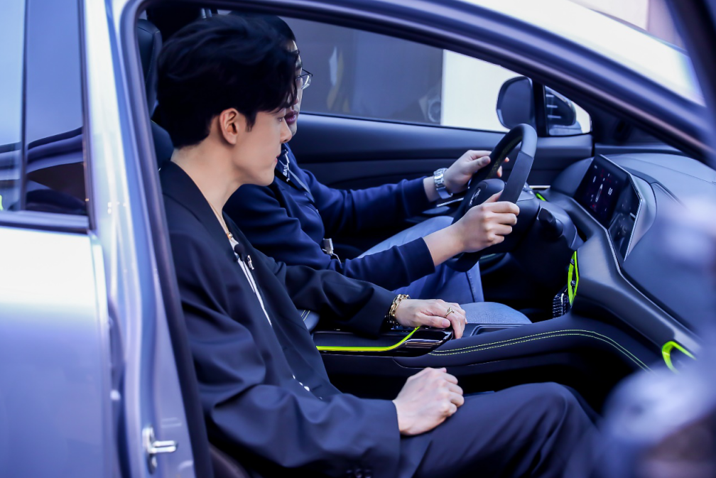 大赞弹射模式曾舜晞首发开箱unit运动版