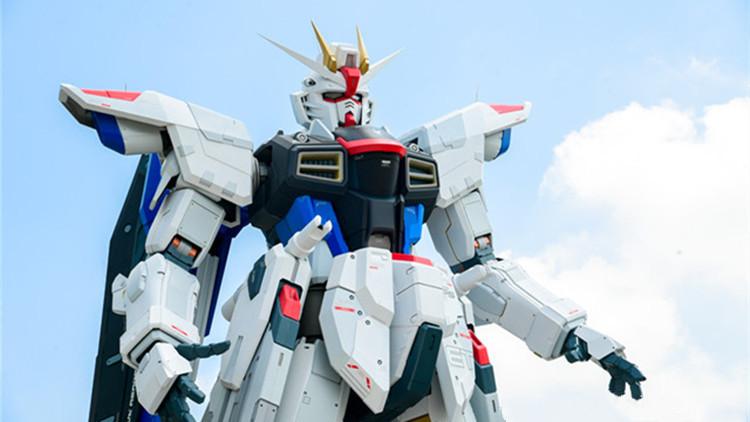 高达粉注意了！1:1实物大自由高达立像落户上海