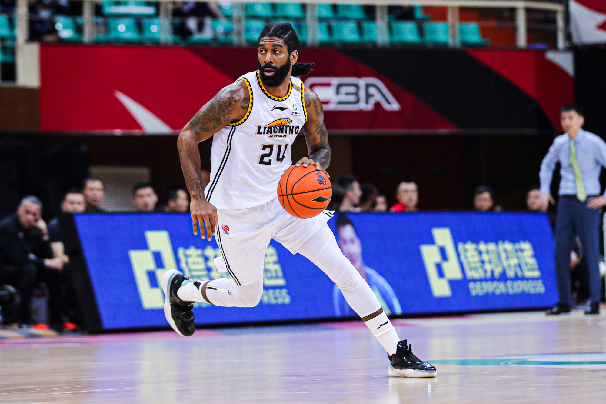 一个赛季只发一条动态只为cba总决赛梅奥很想赢