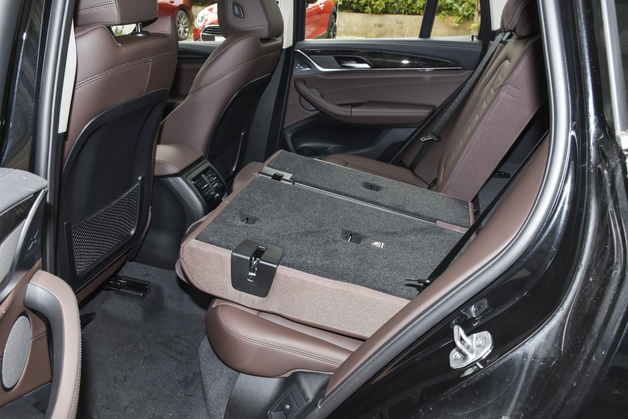 2021款宝马x3252马力68秒破百油耗80l开起来挺爽