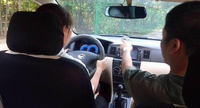 拿到驾照以后还需要请陪练吗?很多人都做错了