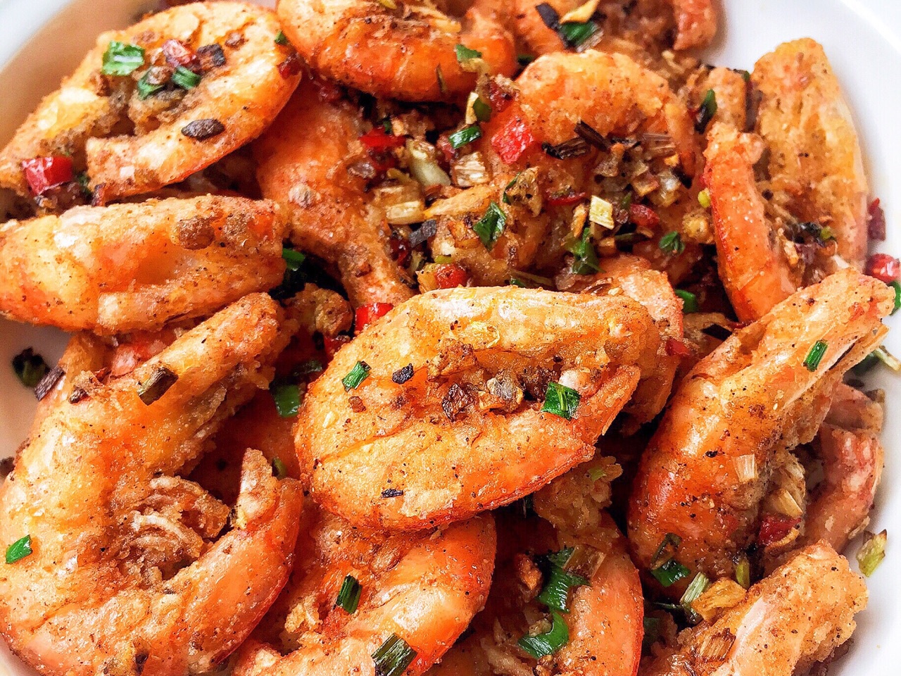 嘎嘣酥脆的椒盐虾在家也能做简单方便易上手好吃到停不下来