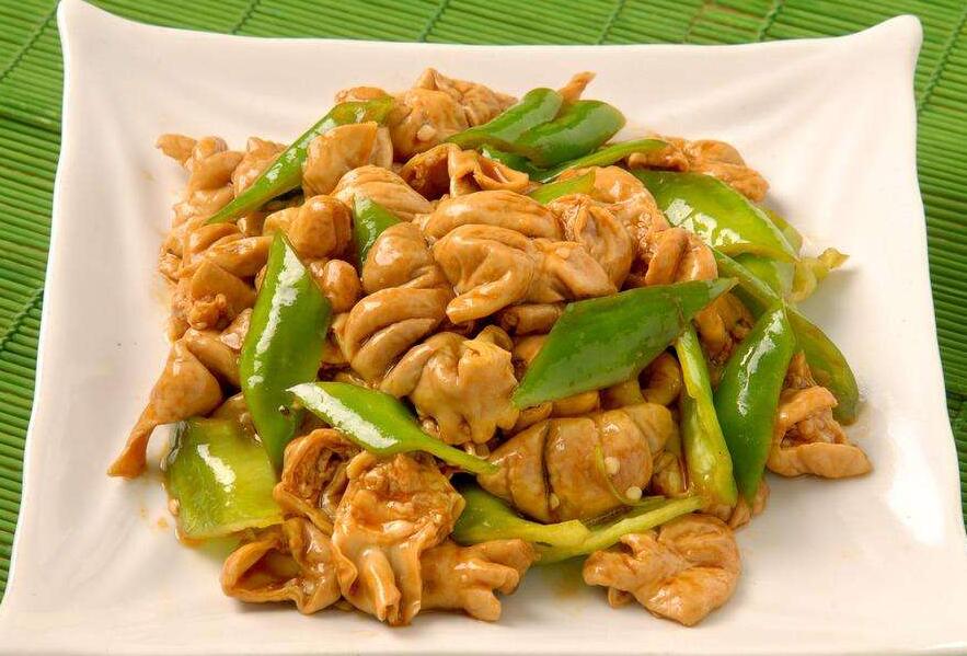 尖椒溜肥肠怎么烹制?尖椒溜肥肠的做法