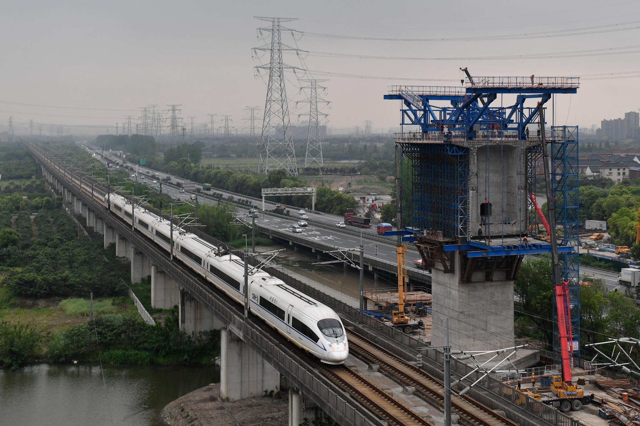 浙江:湖杭铁路进入梁体施工高峰