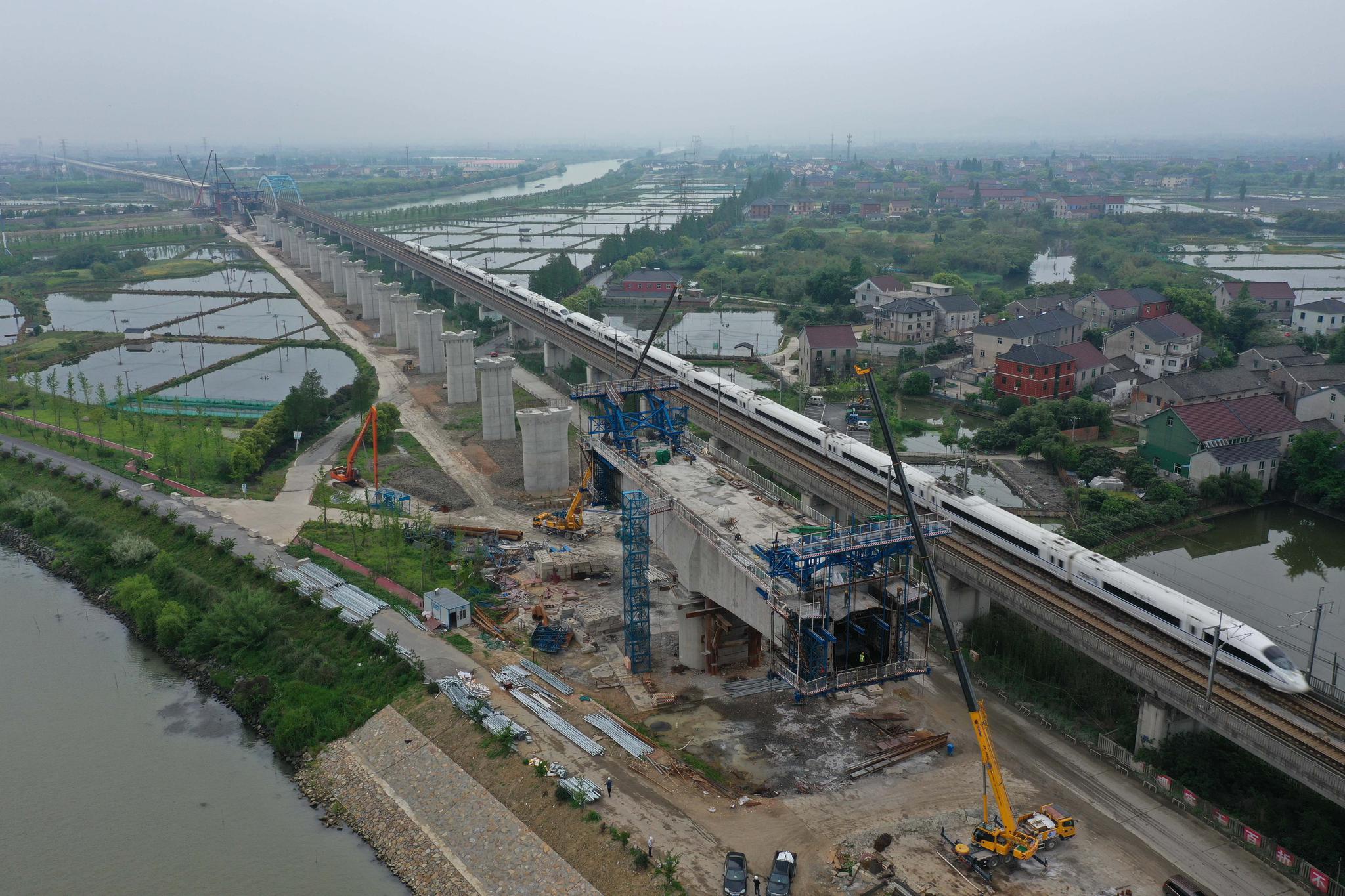 浙江:湖杭铁路进入梁体施工高峰