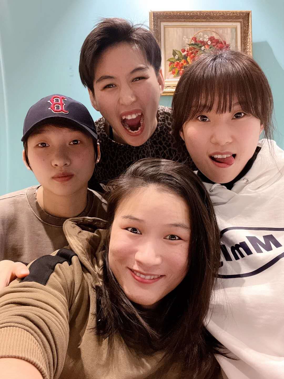 知情人披露:她在美国的经历很委屈|张伟丽|汪柯菡|罗斯_新浪新闻