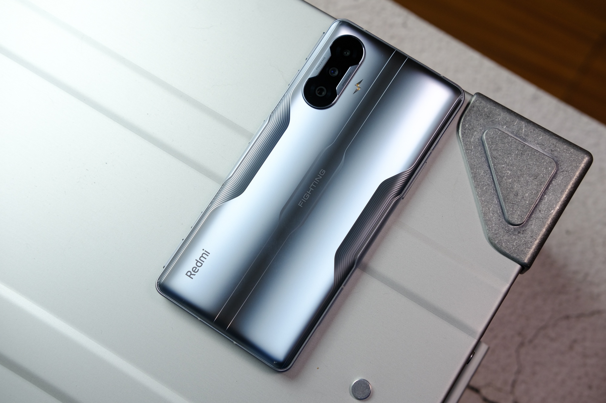 redmi k40游戏版真机上手体验,天玑1200 67w快充,仅1999元__财经头条