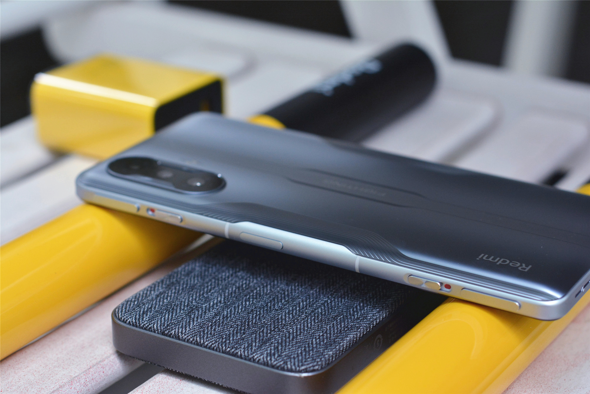 详解红米k40游戏版:主力机 游戏机各表现在何处?__财经头条