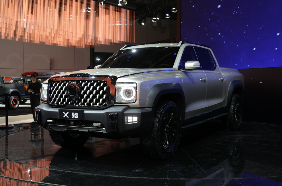 长城首款全尺寸皮卡,x炮实车亮相,3.0t9at 前后双叉臂独立悬架
