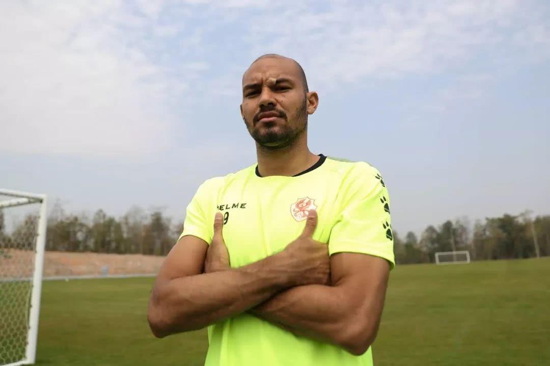 曝泰山队有意"新佩莱",可与海港申花争夺冠军|莫伊塞斯|费利佩|泰山队