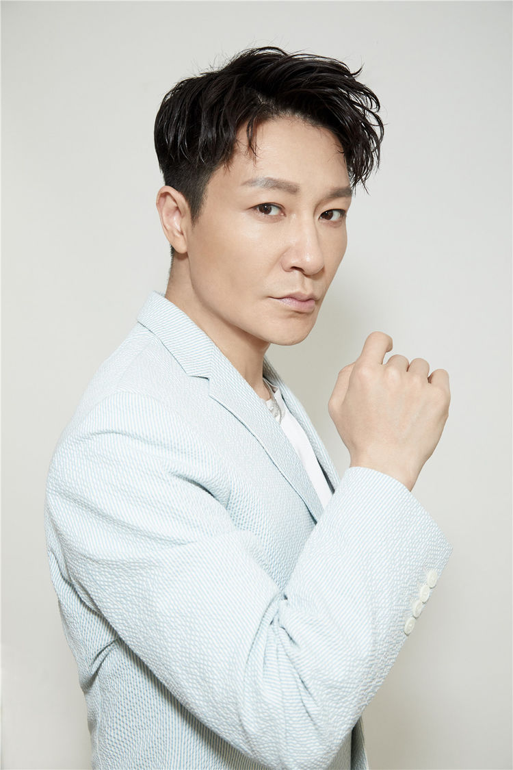 李宗翰天天向上谈入行经历玩游戏反差萌幽默感十足