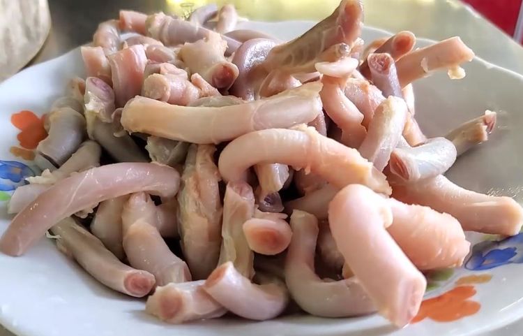 教你爆炒猪小弟的简单做法,香辣爽脆,这谁能顶得住!