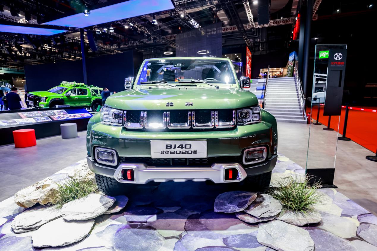 "则是市面上唯一一款国产短轴越野车bj40致敬2020版,为追求越野情怀