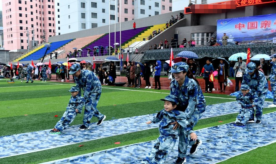 幼儿园“百家宴”成“全蛋宴”，老师一脸懵，家长：照你要求做的休闲区蓝鸢梦想 - Www.slyday.coM