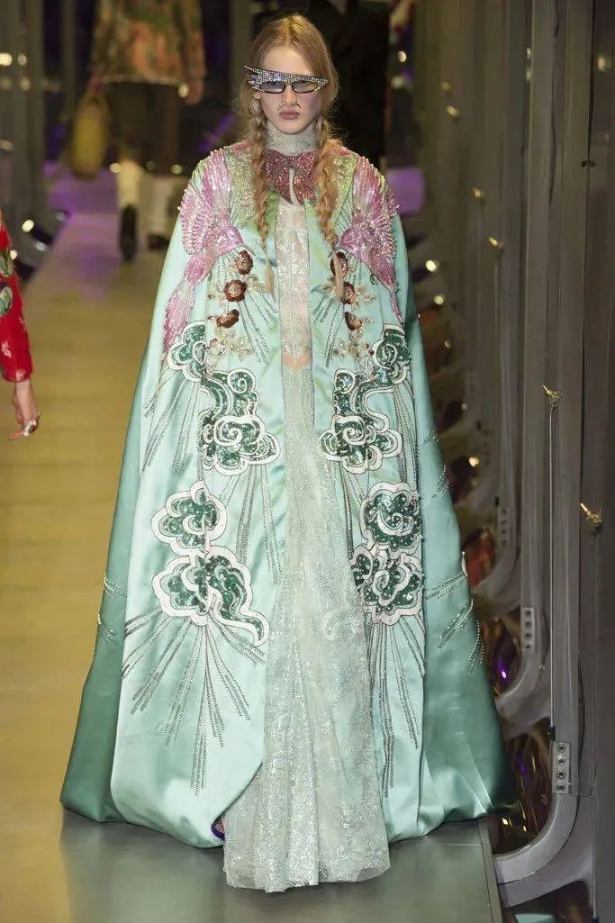 中国刺绣能有多美看看这些中国风服装