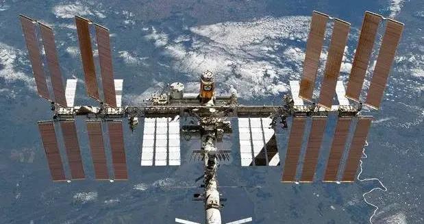 外媒：11名宇航员栖身 国际空间站现在有点挤