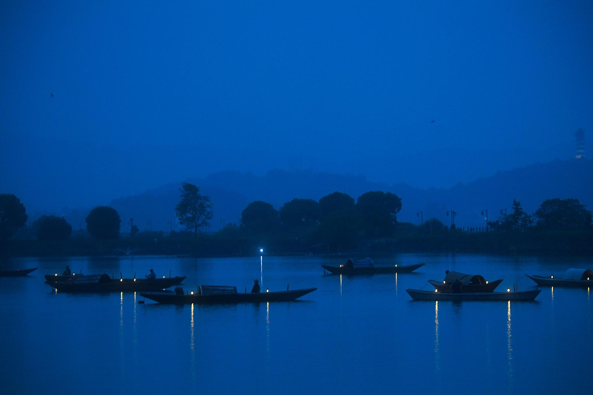 三江渔火呈现江南渔村美丽夜色