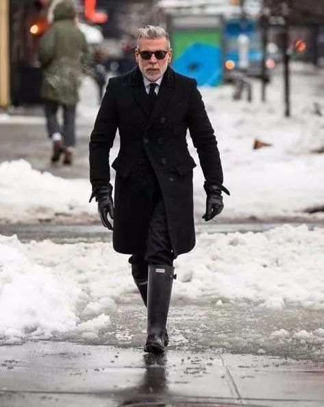 雨靴才是雨季最火单品|潮流雨靴推荐|英国|比伯|bottega veneta_新浪