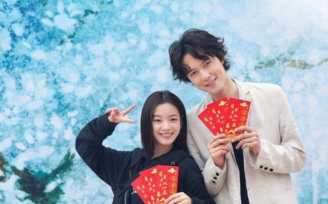 来看张超的家居照,装修简单大气,网友:人间大可爱