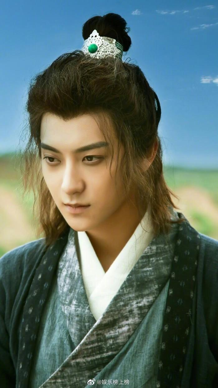 黄子韬新综艺路透古装造型的韬韬属实是久违啦