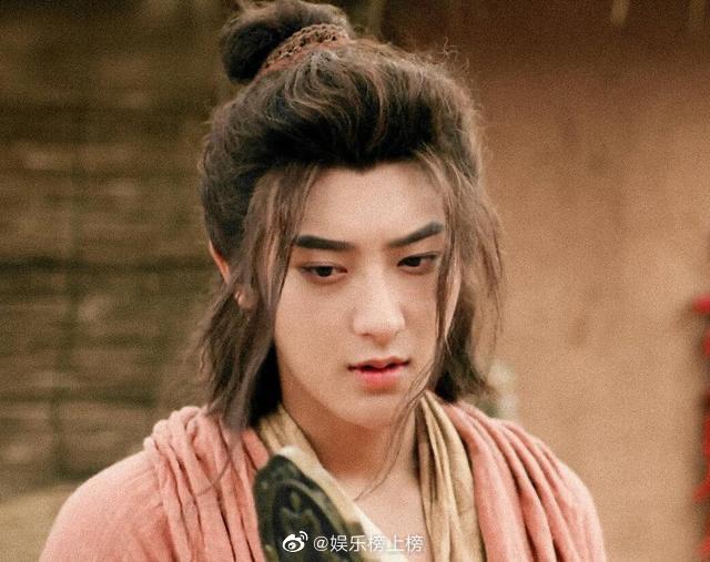 黄子韬新综艺路透古装造型的韬韬属实是久违啦