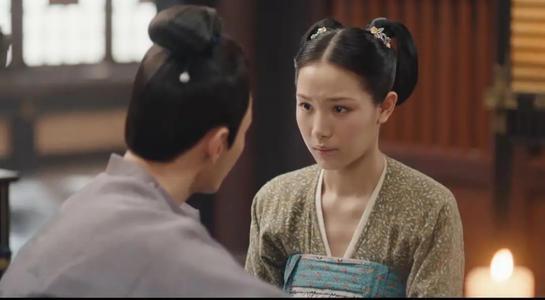 傅音从小饱读诗书,无忧无虑,她性格单纯善良,与发小杜宁两情相悦,都快