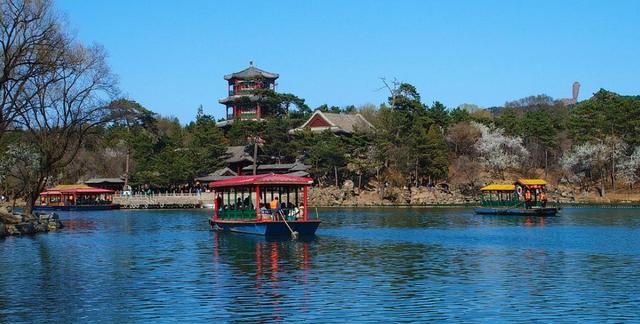 河北清凉山庄拥有300多年历史游客络绎不绝