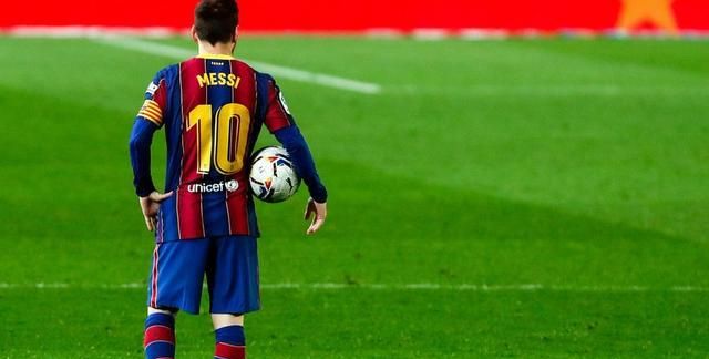 梅西的背影太落寞诺坎普看对手庆祝西甲冠军悬了还续约吗