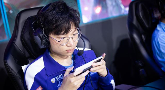 看完梓墨马超表演,诺言已无上场机会,estar的"老大"换人了