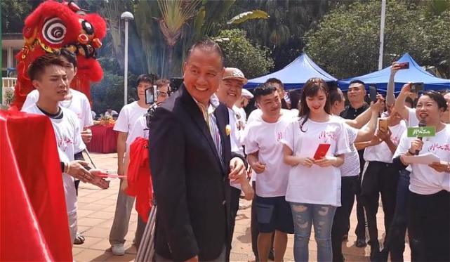 64岁万梓良收徒,从跟星爷这件事情上,就可看出他很有大哥风范|万梓良|