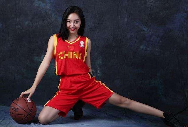 cba第一篮球宝贝走红肤白貌美身材出众至今仍单身