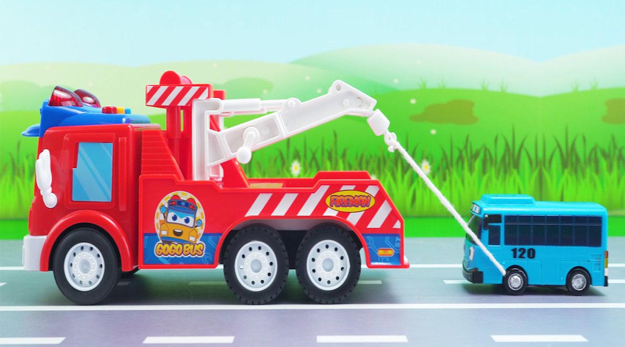 百变校巴消防车歌德农场救火的故事