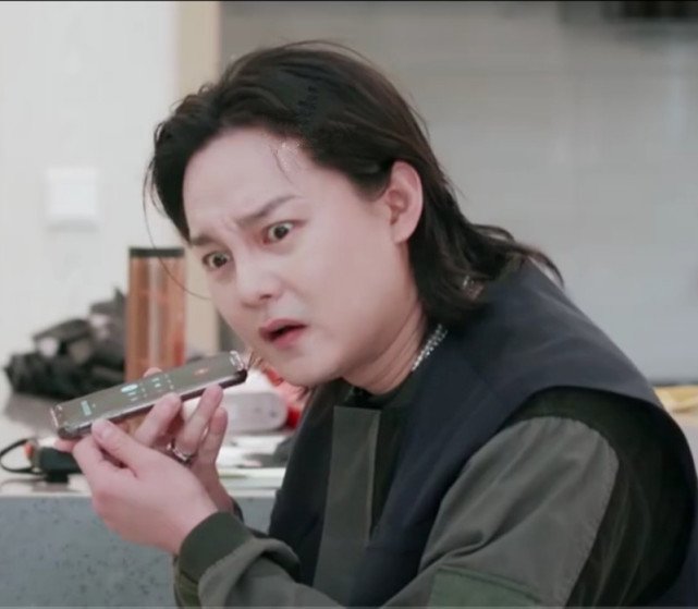 尹正减肥效果明显生图下颜值抗打这大额头亮了