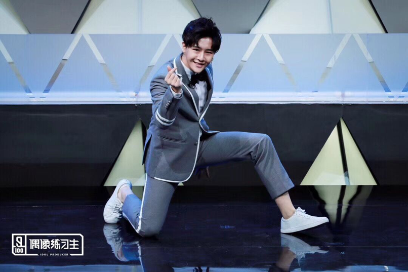 赵本山女儿球球官宣恋情男友被扒背景不简单还疑似参加过选秀