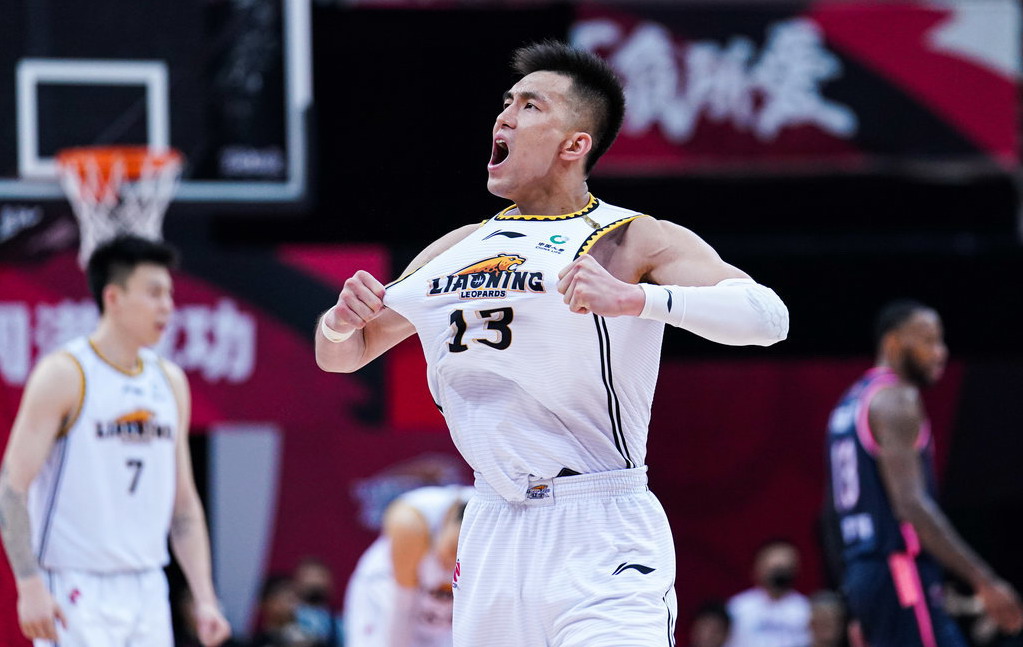 郭艾伦33分,张镇麟24分,cba总决赛g2,辽篮加时102-极速风潮