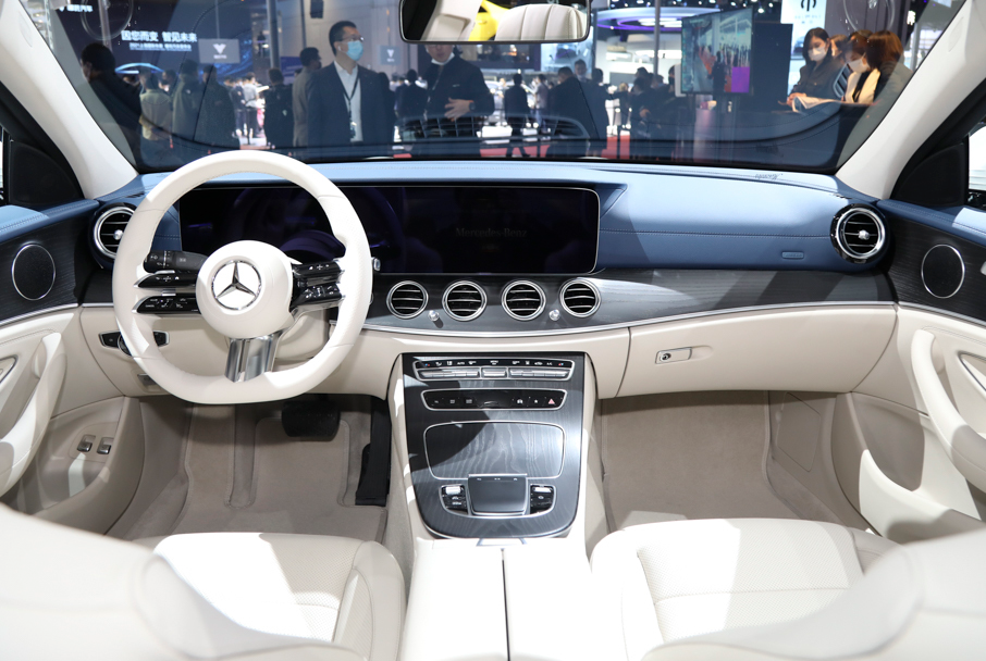 50万级插混新员奔驰e350el能打吗