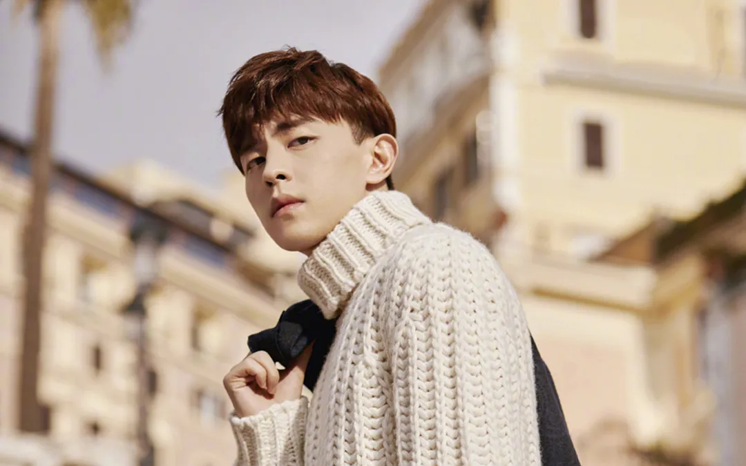 小八卦，余景天，邓伦，刘昊然周冬雨，汪峰，韩东君陈瑶休闲区蓝鸢梦想 - Www.slyday.coM