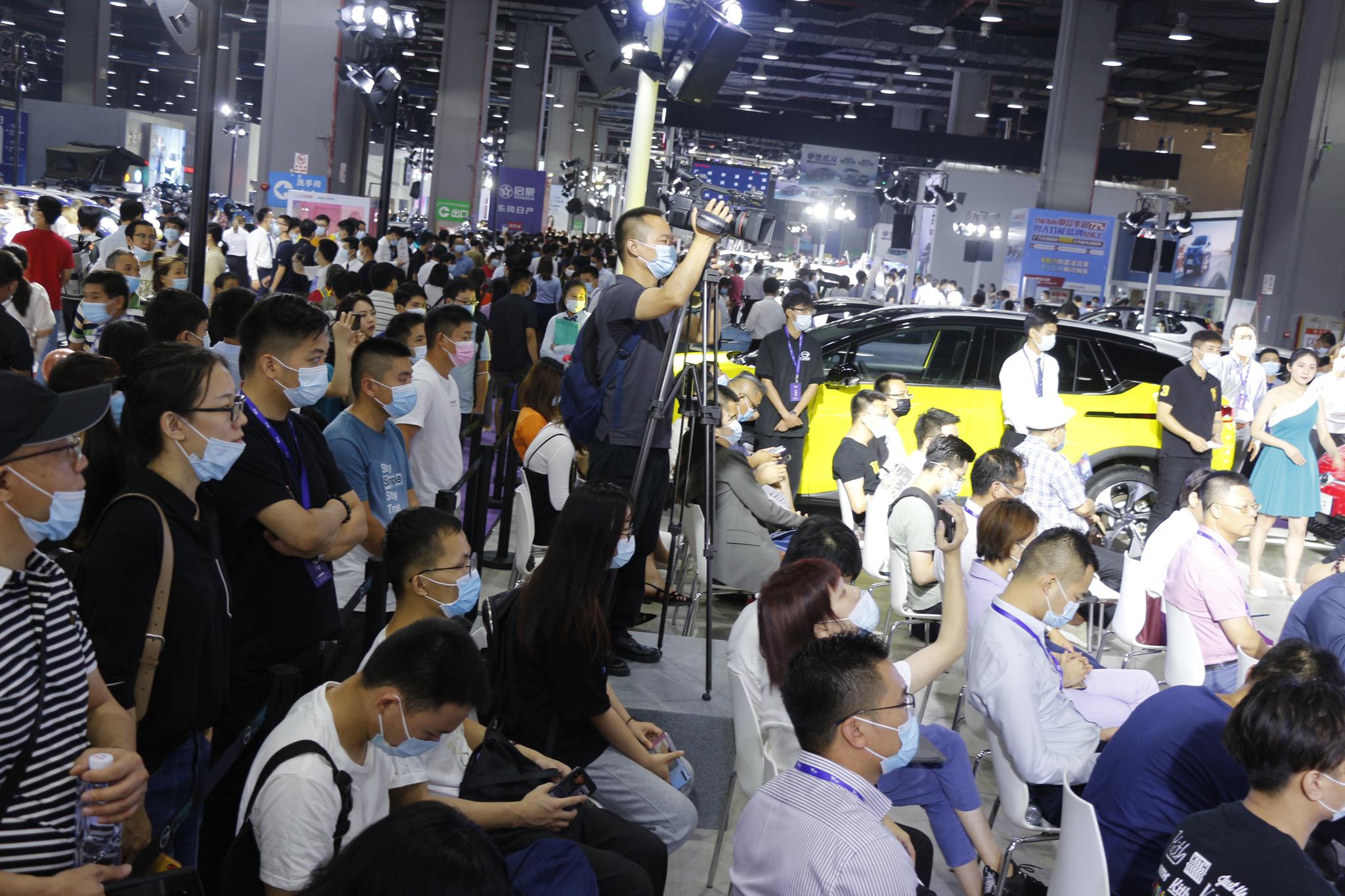 开展即爆馆广州五一华南国际车展今天开幕首战告捷成交4185台