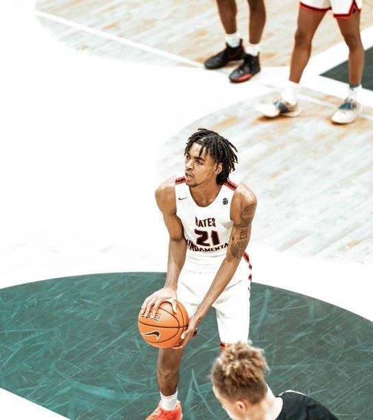 2022届全美第一人埃莫尼贝茨宣布反悔ncaa密歇根州立