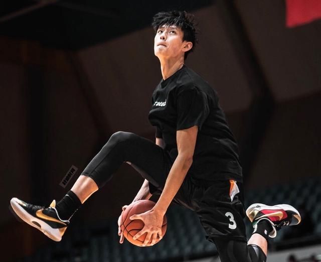 官宣!CBA发布两份报告,杨鸣自信发声,曾凡博伤病新进展休闲区蓝鸢梦想 - Www.slyday.coM