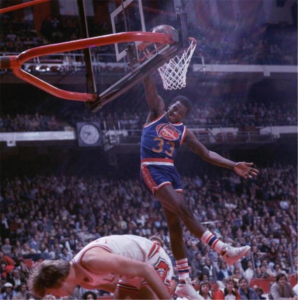 乔丹引荐科比进名人堂，谁是乔丹的引荐人？2次被选为状元休闲区蓝鸢梦想 - Www.slyday.coM