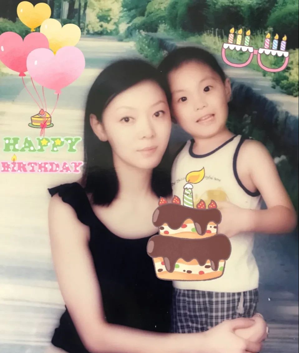 胡明轩妈妈心疼儿子的照片火了盛世美颜看呆广东球迷