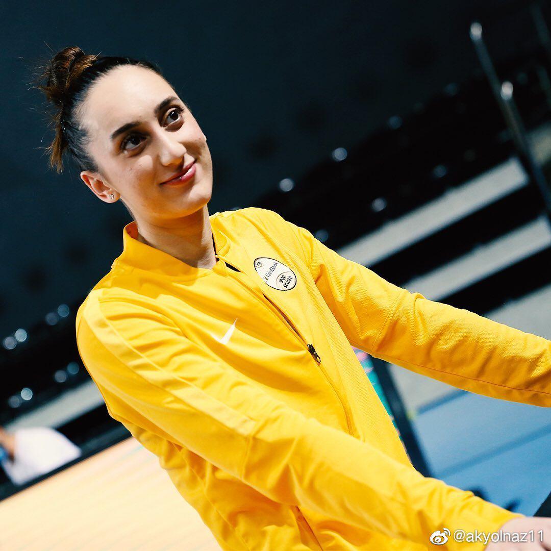 我现在看阿伊卡都比现代顺眼多了