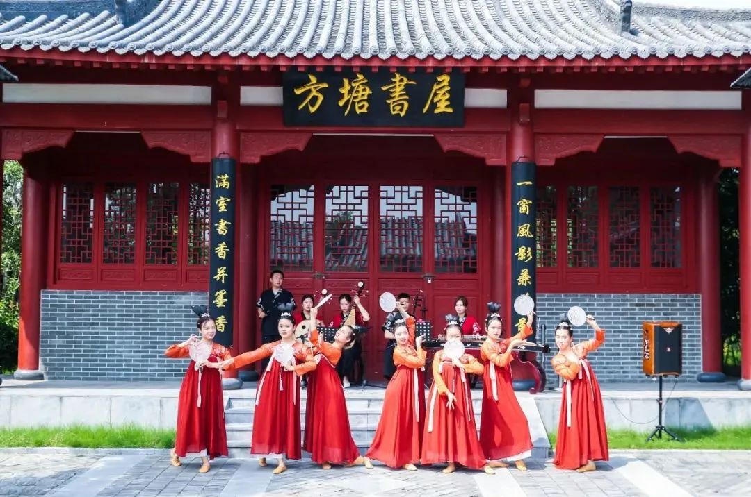 家门口人均40元的遛娃圣地！五一假期带着家人来场说走就走的旅行！嗨翻天！休闲区蓝鸢梦想 - Www.slyday.coM